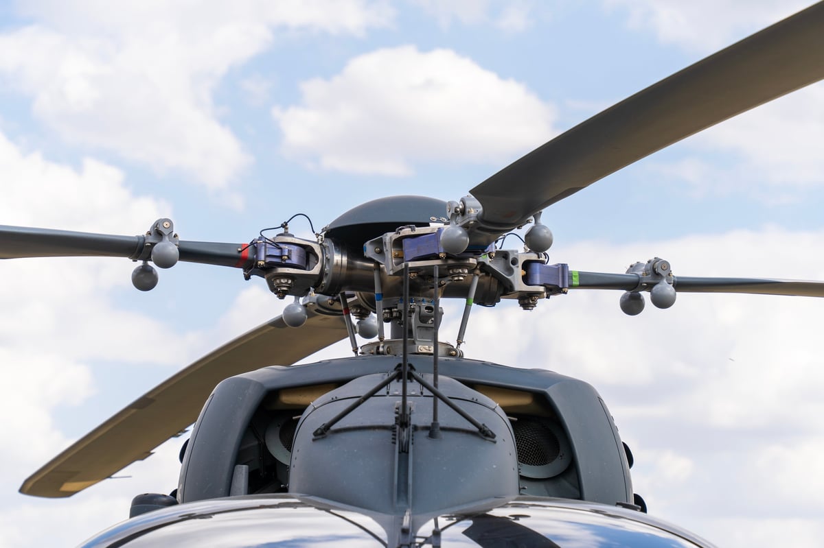 Modern helicopter main rotor
