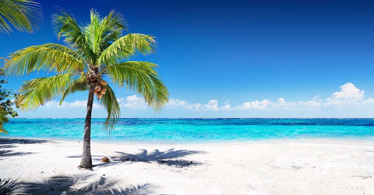 Seven Mile Beach turquoise waters and white sand in Grand Cayman