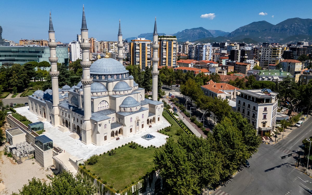 Istanbul Mosque skyline at sunset