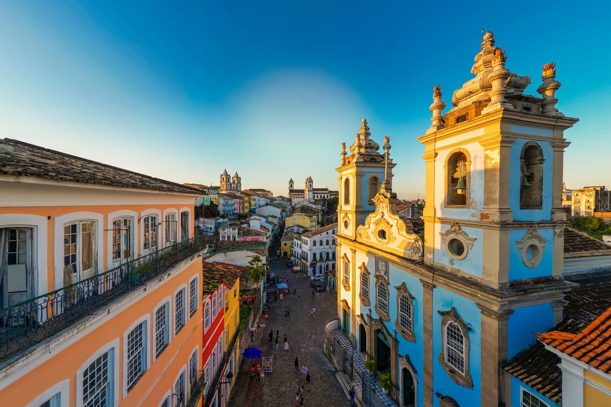 Colorful colonial architecture and tropical scenery in Old San Juan, Puerto Rico
