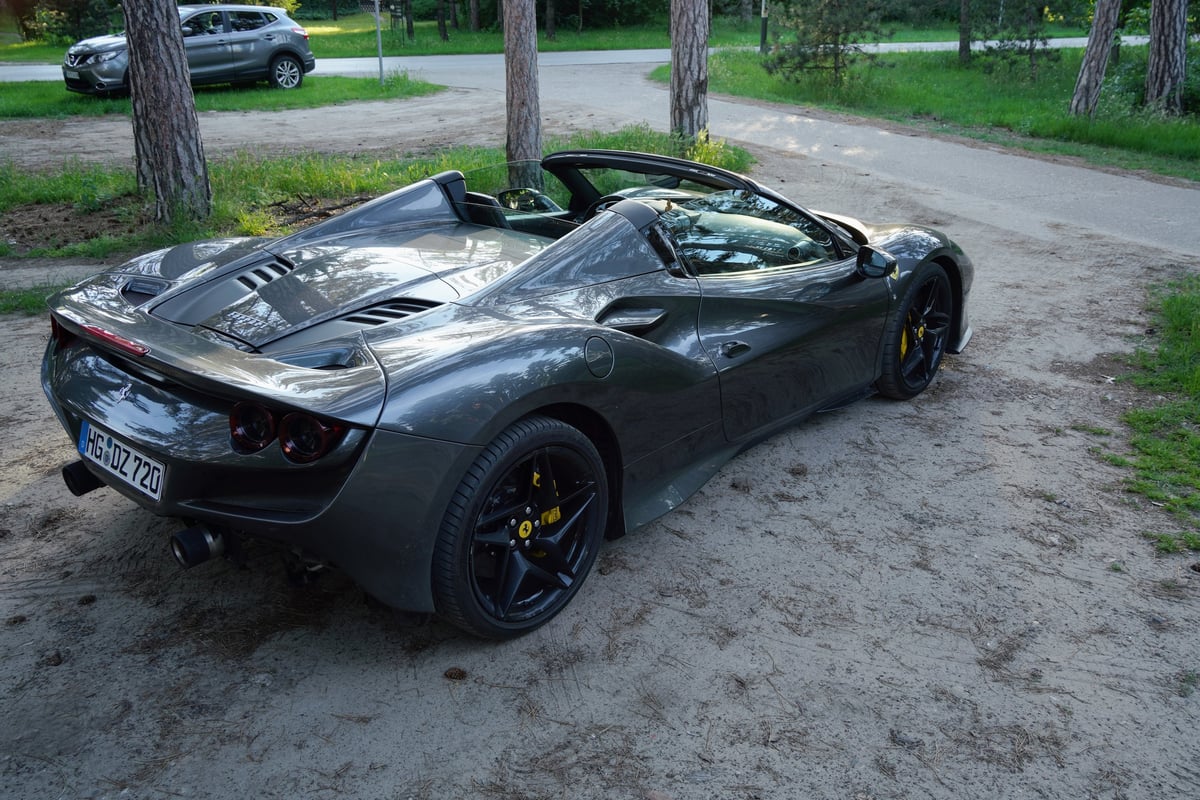 Ferrari F8 Spider supercar