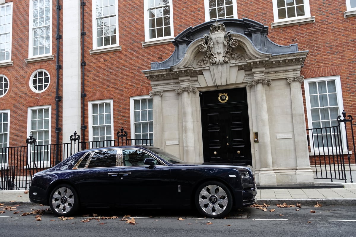 Luxury Rolls-Royce chauffeur service