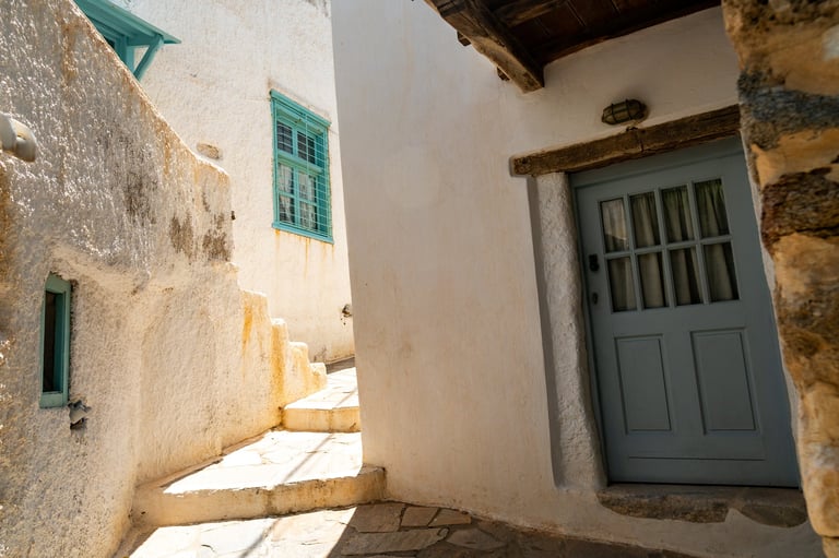 Istoria Hotel Santorini luxury boutique