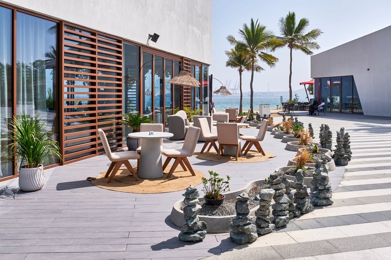 La Salita restaurant Valencia stylish dining terrace