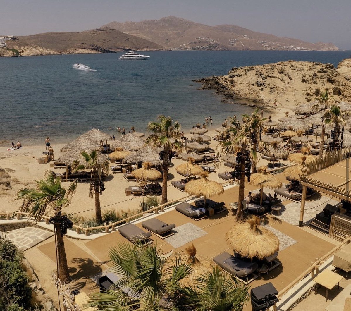 Alemagou Mykonos beach restaurant at Ftelia Beach